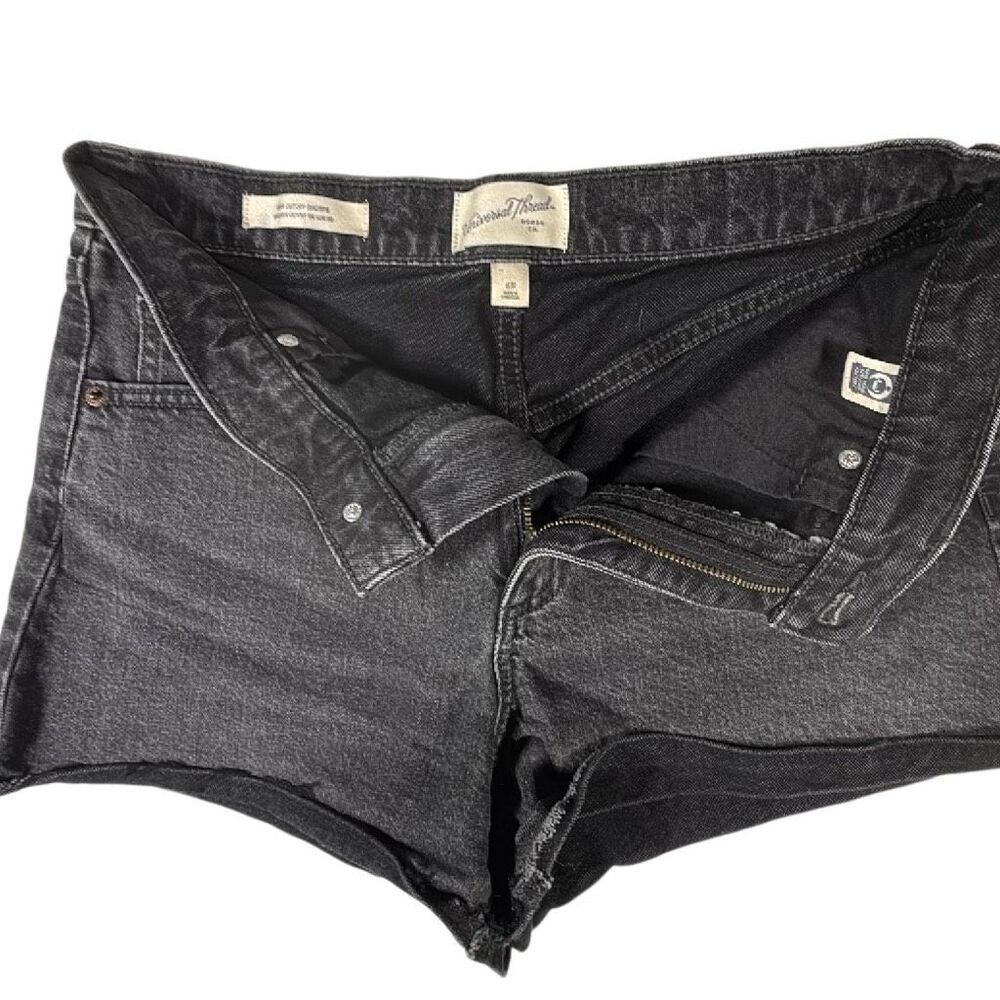 Universal Thread Women’s 90s High Rise Cutoff Denim Shorts Black Wash Size 6/8